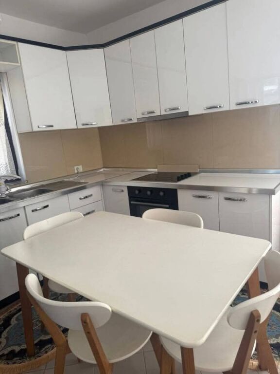 JEPET ME QIRA SHTEPI PRIVATE 1+1+PARKIM - SHKOZE, TIRANE
