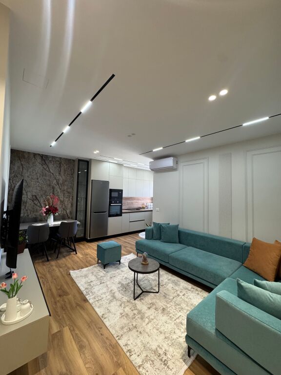 Shitet Apartament 2+1 Vlore