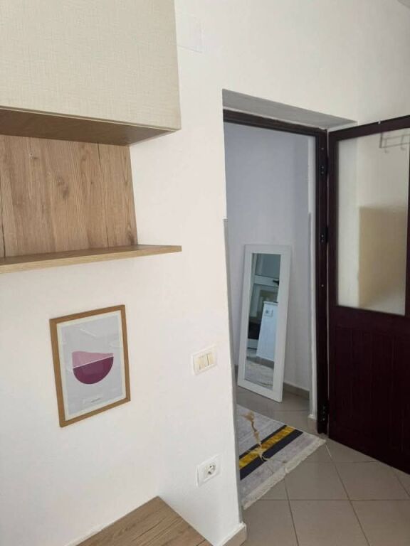 JEPET ME QIRA SHTEPI PRIVATE 1+1+PARKIM - SHKOZE, TIRANE