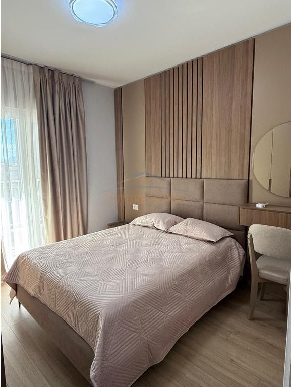 Rent, Apartment 1+1, Zogu i Zi