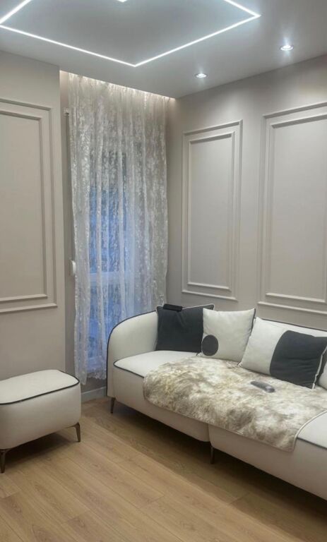 Jepet me qira apartament 1+1 te Univers City.