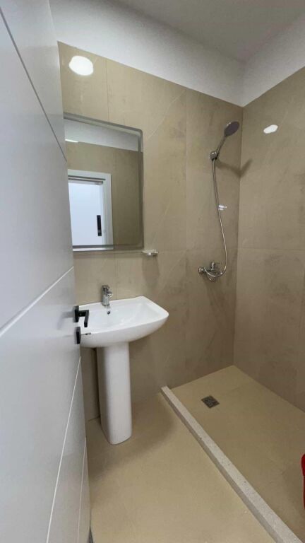 Apartament 2+1 me qera ne Kompleksin Star tek Ish Parku