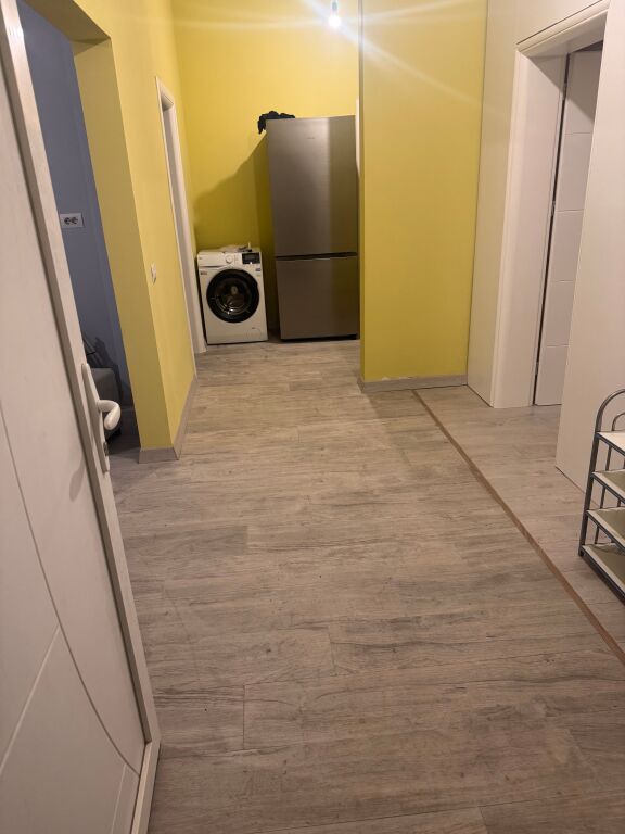 Jepet me qera apartament 3+1 në Durrës për studente – kushte shumë të mira