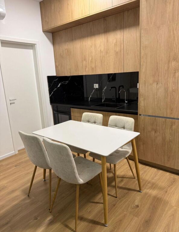 Jepet me qira apartament 1+1 te Rezidenca Oxa në Fresk!
