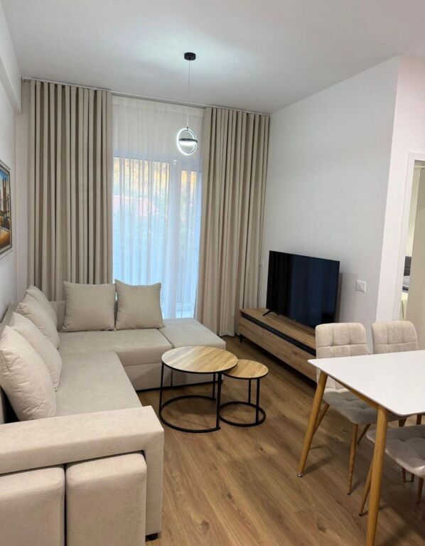 Jepet me qira apartament 1+1 te Rezidenca Oxa në Fresk!