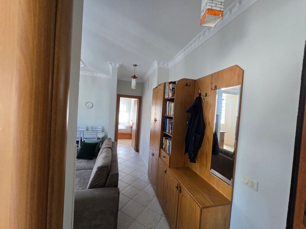 Apartament me qera qender