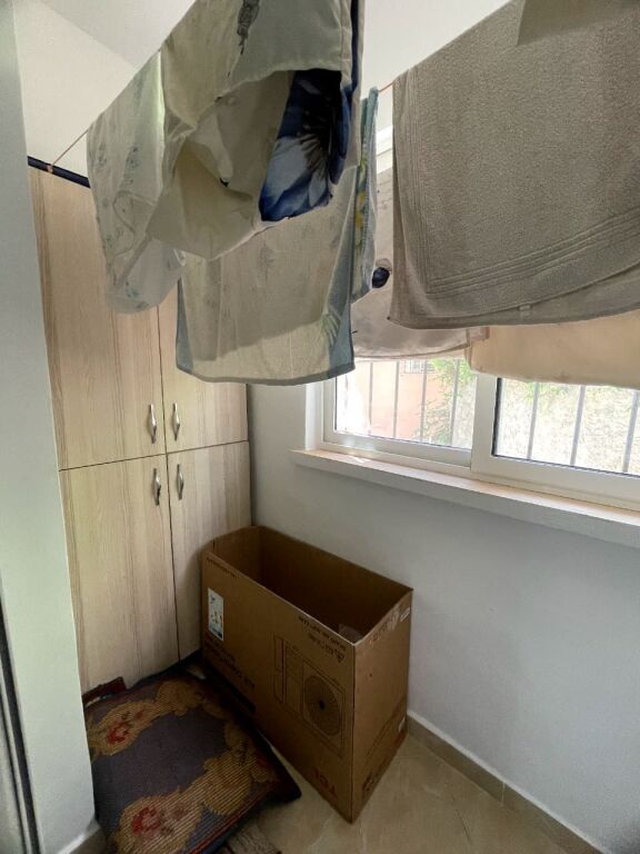 Jepet me qira apartament 1+1