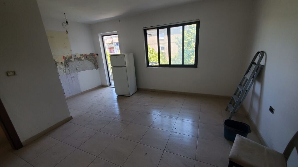 Apartament 2+1 per shitje Stacioni i Fundit i tiranes se re !