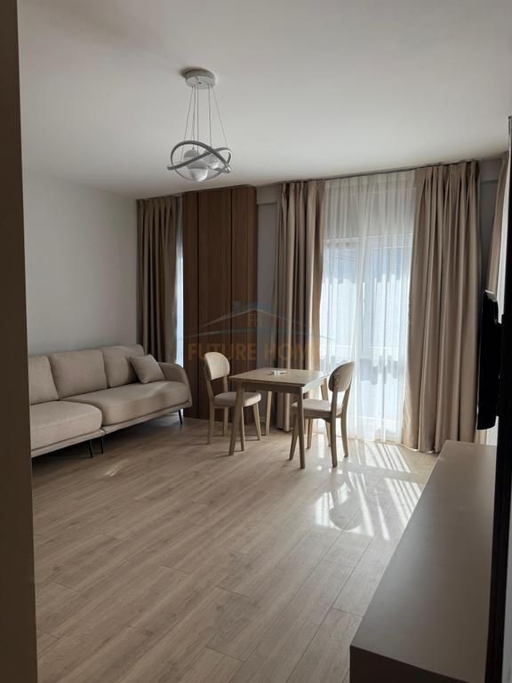 Rent, Apartment 1+1, Zogu i Zi
