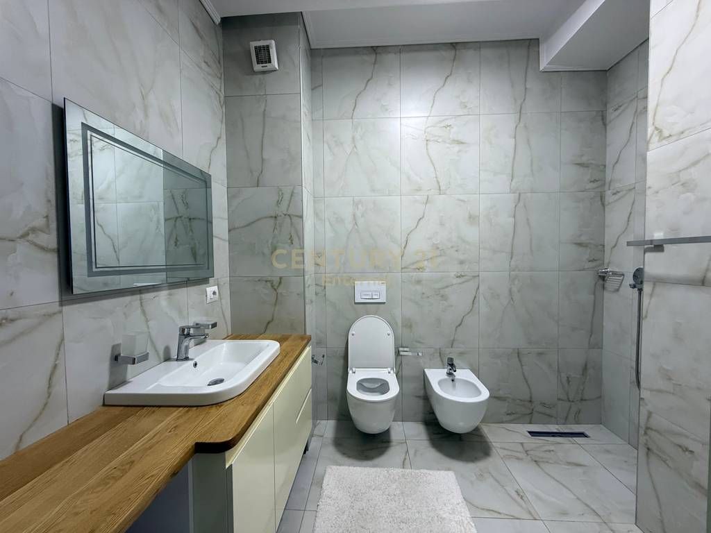 Appartamento 2+1+2+posto auto in Affitto al Nuovo Boulevard 800 € /Mese