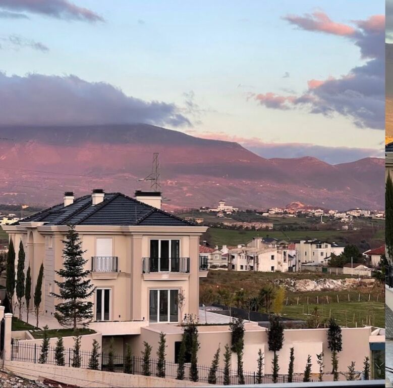 🏡 Ville Unica in Vendita con 2 Piscine – Mjull-Bathore