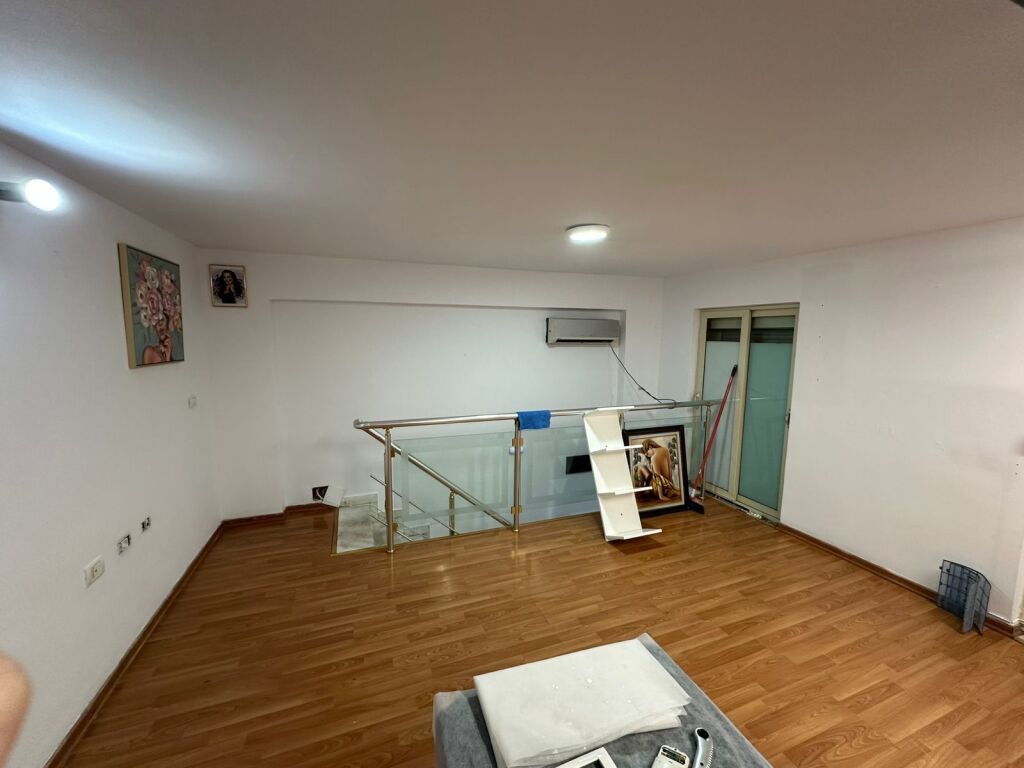 Business premises for rent !
