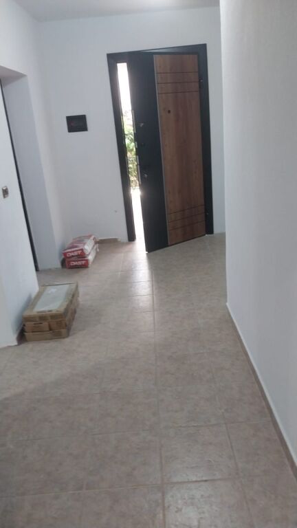 Affittasi appartamento 1+1 in una zona tranquilla e privata ad Ali Demi (vicino all'ex carcere femminile)
