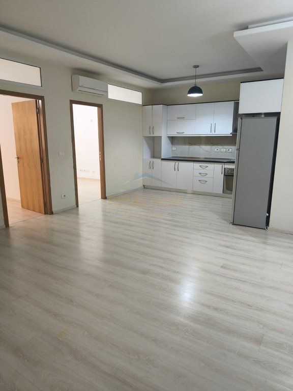 In vendita,Appartamento 2+1,Via 5 Maji, Tirana
