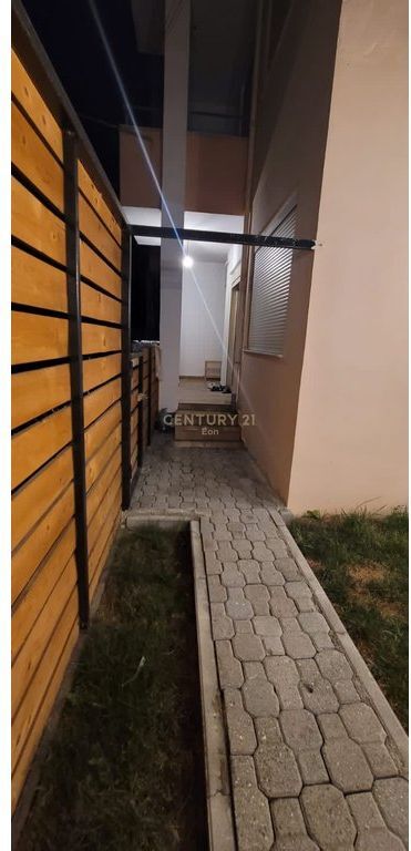 Appartamento 1+1+ Cortile 60 M² in vendita a Golem !