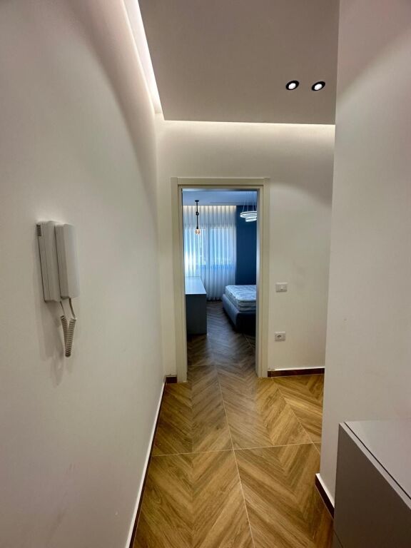 Shiten dy apartament se bashku, Rezidenca Oasis