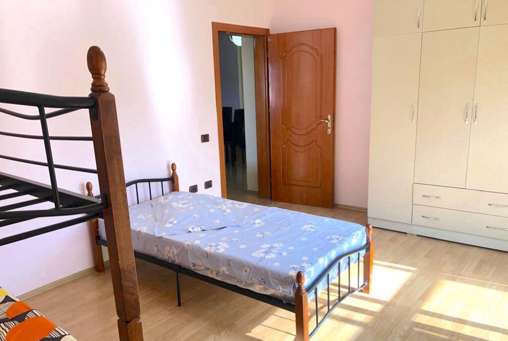 🏡 SHTËPI ME QERA – RRUGA JORDAN MISJA, TIRANË