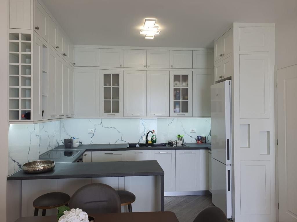 We have a Sea View apartment for long term rent +Garage