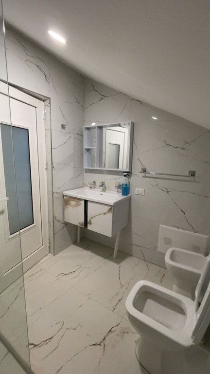 Duplex Për Shitje në Pallati i Sporteve, Qendra e Durrësit !!
