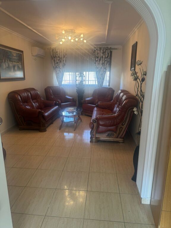 🏡 CASA IN AFFITTO – VIA “KONGRESI I MANASTIRIT”, VICINO OSPEDALE 5