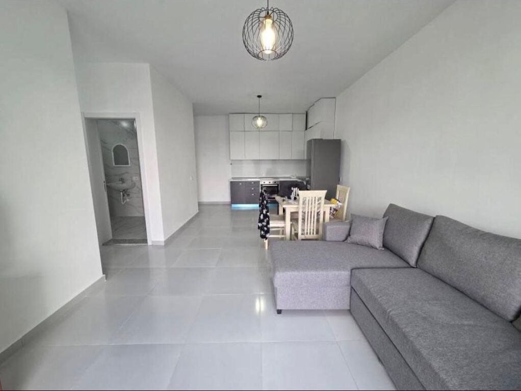 Shitje | Apartament 2 + 1 | Rruga 5 Maji | 175000 €