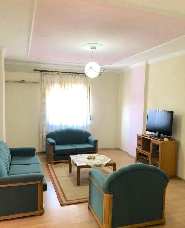 🏡 SHTËPI ME QERA – RRUGA JORDAN MISJA, TIRANË