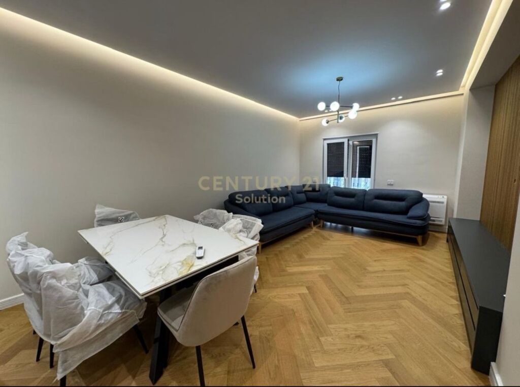 JEPET ME QERA APARTAMENT 2+1+2