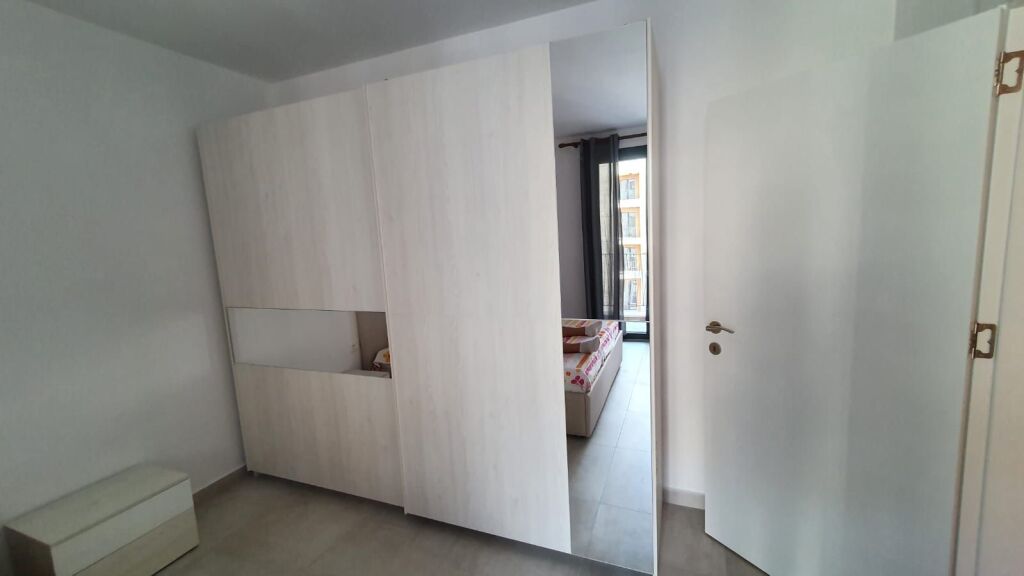 🏢Rruga Kongresi i Manastirit,Kompleksi Zirkon jepet me qera apartament 1+1,i mobiluar 500Euro   