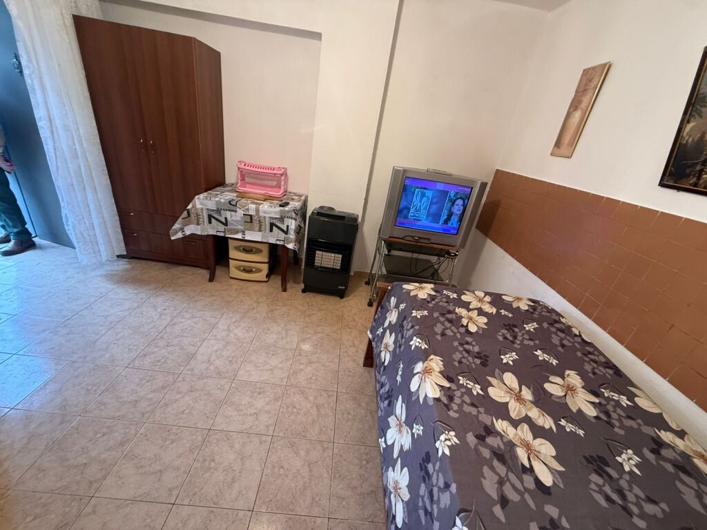 Garsoniere me qera tek 21 Dhejtori (25,000 leke)