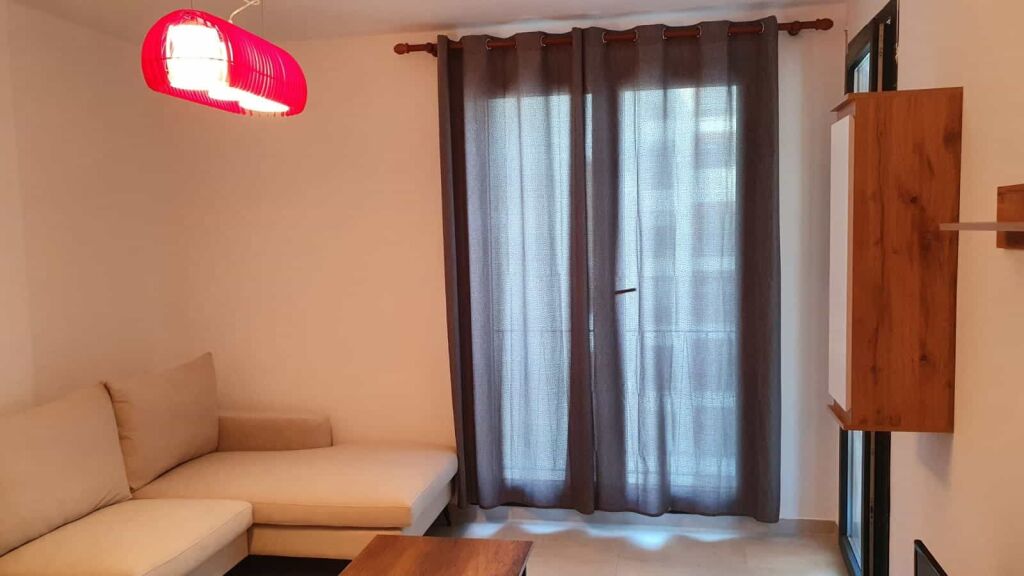 Appartamento In Affitto 1+1 Al Complesso Zircon (ID B2101700) Tirana