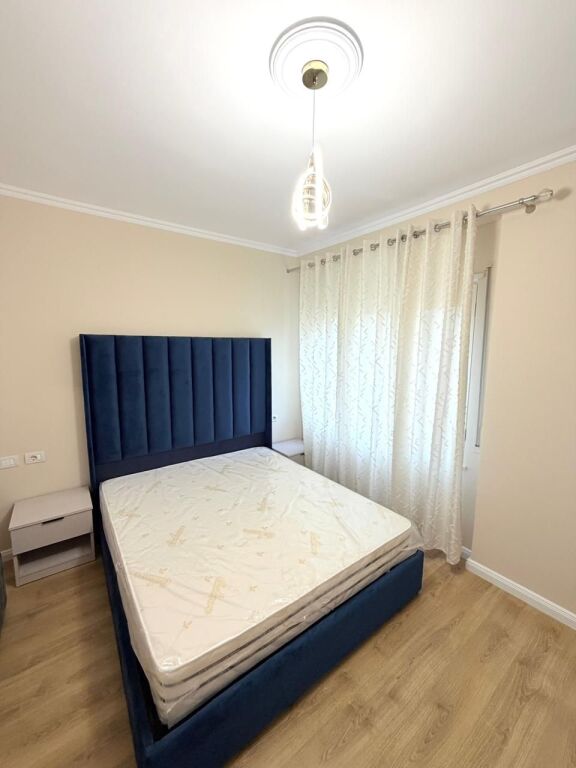 Shitet apartament 1+1 tek ish-Rajoni i Policisë, Durrës