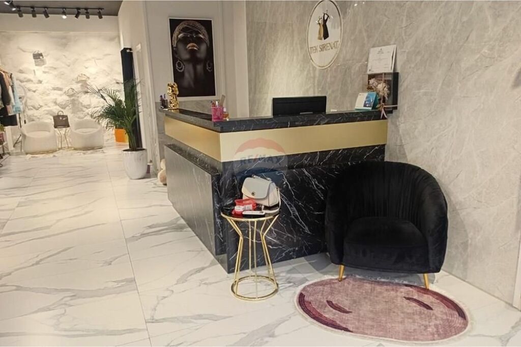 Shop for Sale Near Kristal Center Municipality