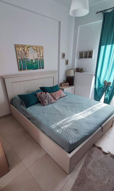 Bllok , jepet me qera apartament 1+1 totalisht i mobiluar!