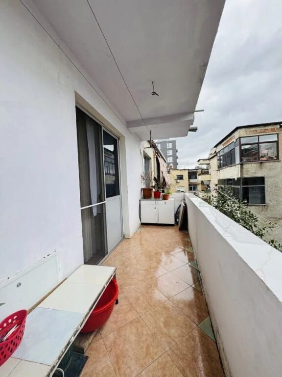 Appartamento 1+1+1 Balcone In Affitto