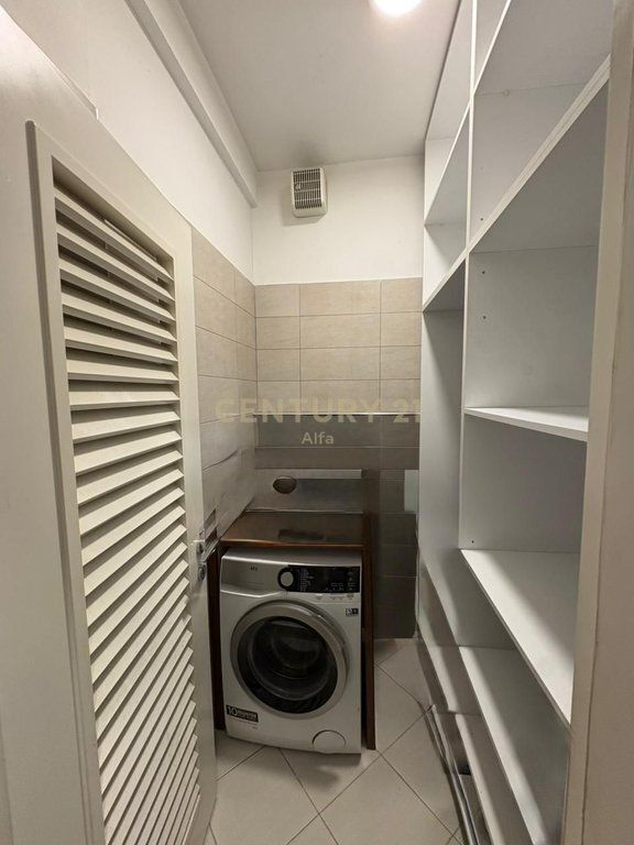 Jepet me qera Apartament 2+1+depo tek ish Fusha e Aviacionit! 700 € /Muaj Sip. Totale  100m2