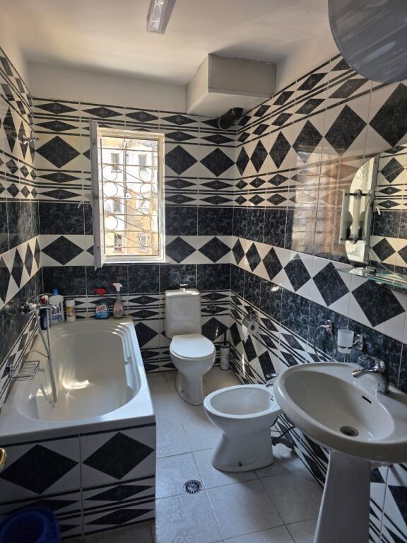 JEPET ME QERA APARTAMENT 2+1 – RRUGA SIRI KODRA 🏡