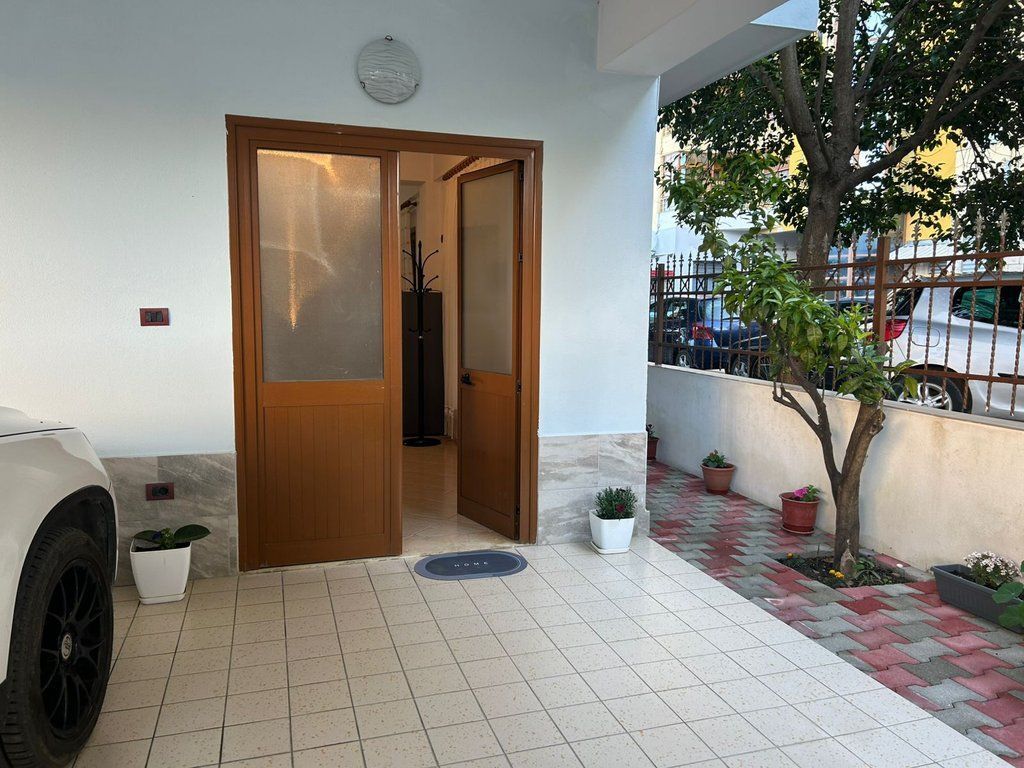 The 1st floor in a private house in Kombinat is offered!
