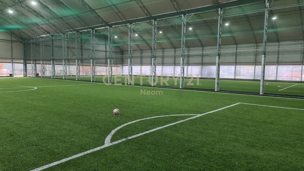Complesso sportivo (campo da calcio) in vendita a Linz