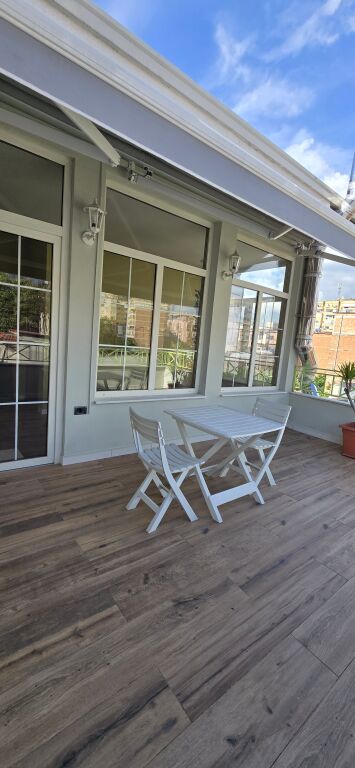 APARTAMENT 1+1, PRANE QENDRES