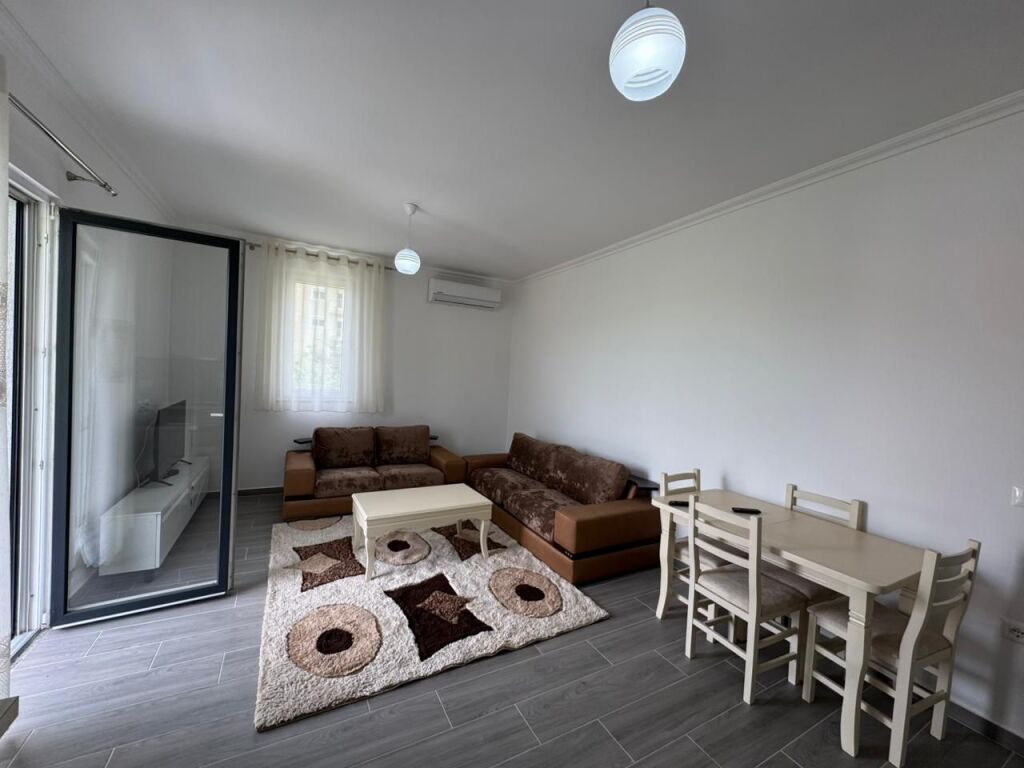 Apartament 2+1 me qira – Kombinat !