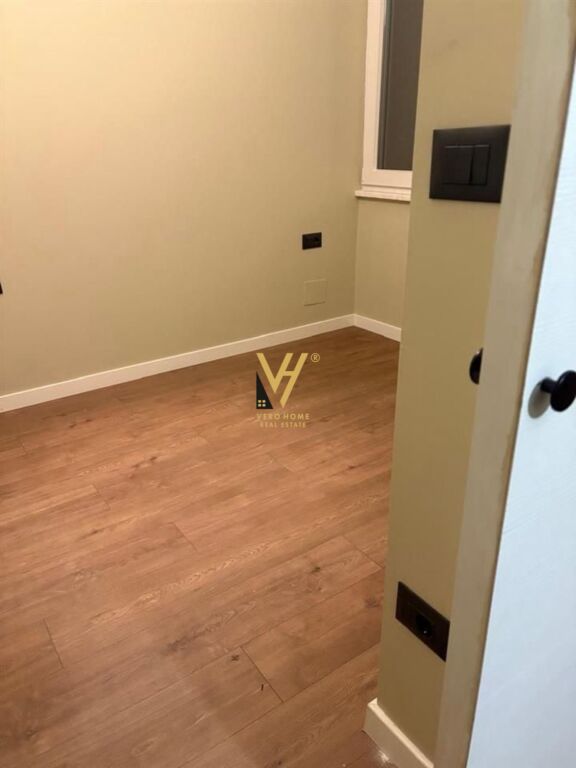 UFFICIO 50 M2 IN AFFITTO A BLLOKU 600 EURO