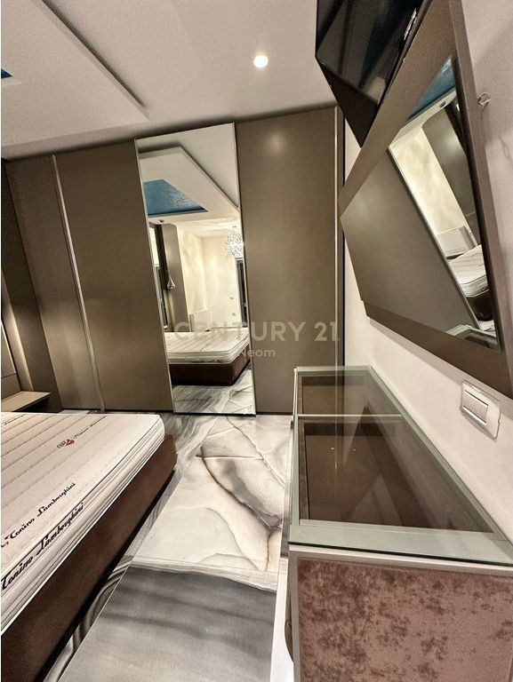 Jepet me qira apartament luksoz 1+1 tek Ring Center – Tiranë