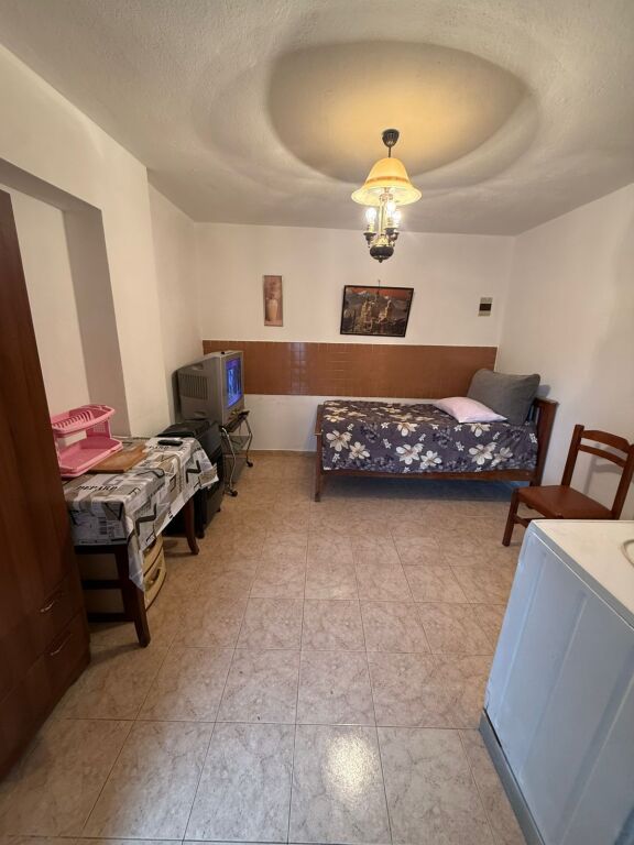 Garsoniere me qera tek 21 Dhejtori (25,000 leke)