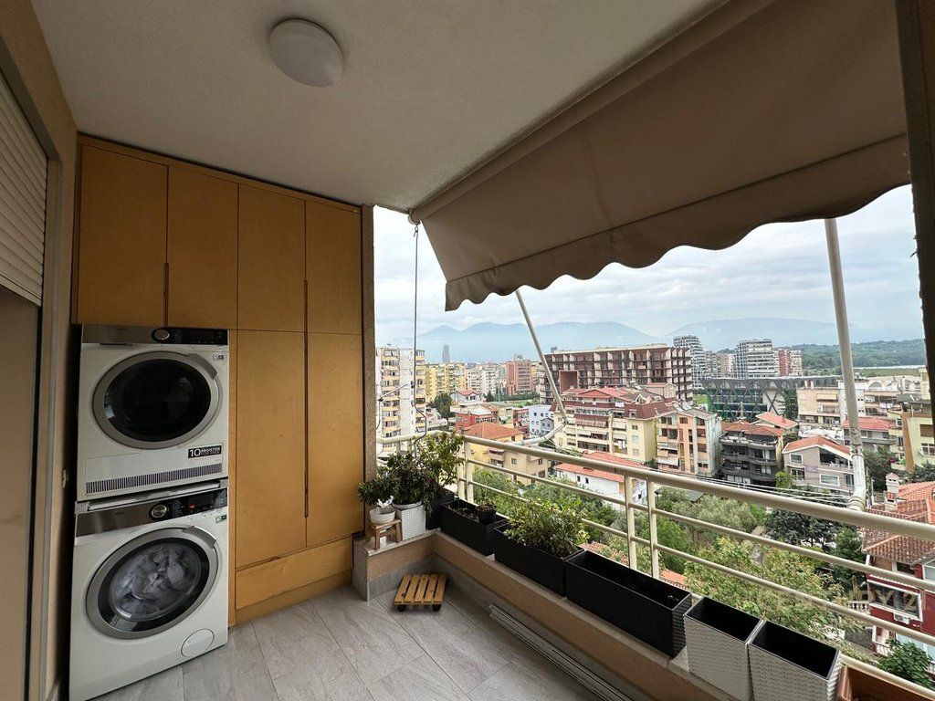 Shitet apartament 3+1+Kuzhine te Vecuar tek Kompleksi Kika 1, prane Union Bank!