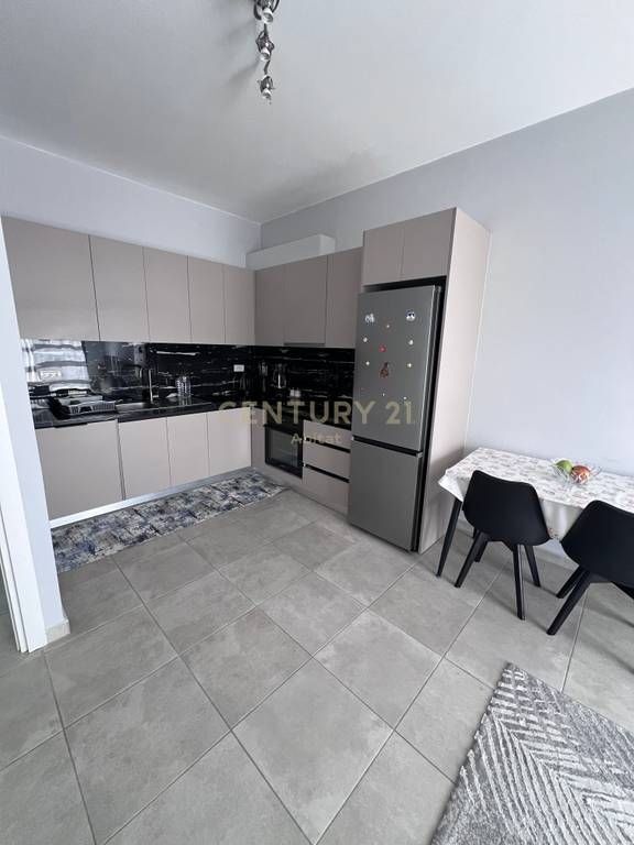 JEPET ME QIRA APARTAMENT 2+1+2+POST PARKIMI