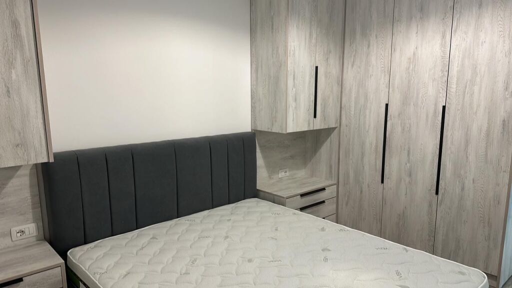 Apartament 1+1 (+parkim) me qera , bar Oslo Brryli!
