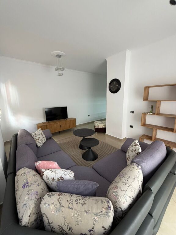 🏡 Jepet me qira apartament 2+1 te Kodra e Diellit, pranë Fondacionit Eleonora Kodra 📍