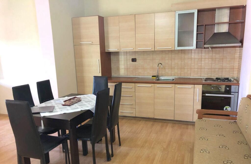 🏡 SHTËPI ME QERA – RRUGA JORDAN MISJA, TIRANË