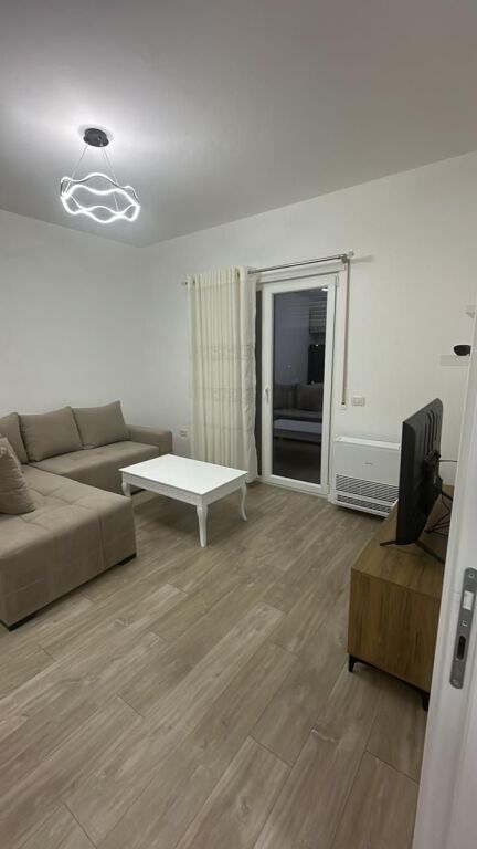 Apartament 1+1 (+parkim) me qera , bar Oslo Brryli!
