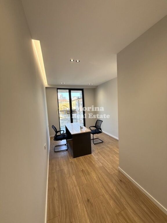 Affitto | Ambjent Biznesi | Mine Peza | 700 €/mese